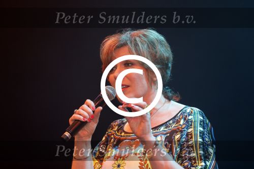 Amsterdam 2 april 2013
Liesbeth List krijgt uit handen van Mies Bouwman de radio Nostalgia ouvre award in het nieuwe de la mar theater. Myrna Goossen
Peter Smulders bv