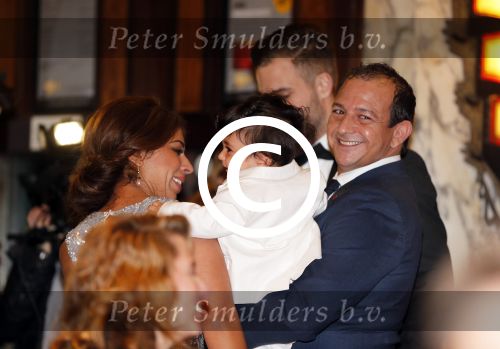 Amsterdam 18 maart 2013
Premiere Valentino in Tuschinski met in de hoofdrollen Najib Amhali Elise Schaap Johnny de Mol en Yolanthe Sneijder Cabau. Najib met zijn vrouw Niama en zoontje
Peter Smulders bv