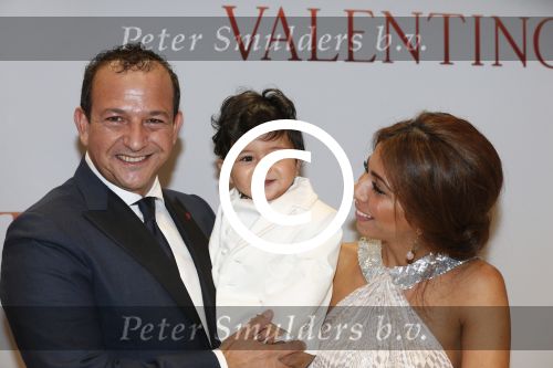Amsterdam 18 maart 2013
Premiere Valentino in Tuschinski met in de hoofdrollen Najib Amhali Elise Schaap Johnny de Mol en Yolanthe Sneijder Cabau. Najib met zijn vrouw Niama en zoontje
Peter Smulders bv