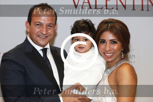 Amsterdam 18 maart 2013
Premiere Valentino in Tuschinski met in de hoofdrollen Najib Amhali Elise Schaap Johnny de Mol en Yolanthe Sneijder Cabau. Najib met zijn vrouw Niama en zoontje
Peter Smulders bv
