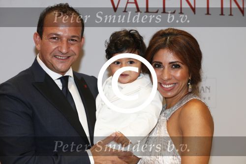 Amsterdam 18 maart 2013
Premiere Valentino in Tuschinski met in de hoofdrollen Najib Amhali Elise Schaap Johnny de Mol en Yolanthe Sneijder Cabau. Najib met zijn vrouw Niama en zoontje
Peter Smulders bv