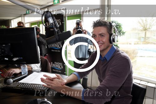 Naarden 15 april 2013
Pieter v d Hoogenband bij radio uitzending Veronica met als dj Erik de Zwart.
Peter Smulders bv