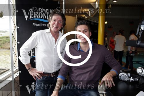 Naarden 15 april 2013
Pieter v d Hoogenband bij radio uitzending Veronica met als dj Erik de Zwart.
Peter Smulders bv