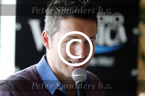 Naarden 15 april 2013
Pieter v d Hoogenband bij radio uitzending Veronica met als dj Erik de Zwart.
Peter Smulders bv