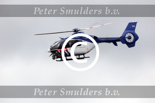 Schiphol oost 16 april 2013
Politie helicopter vertrekt  vanaf Schiphol oost.
Peter Smulders bv