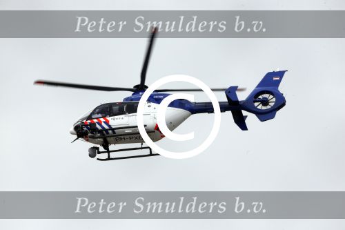 Schiphol oost 16 april 2013
Politie helicopter vertrekt  vanaf Schiphol oost.
Peter Smulders bv