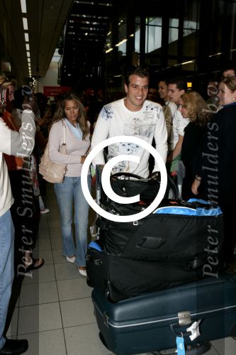 Schiphol 1 juli 2004
Aankoms Nederlands elftal na ek Portugal.
Rafael v d Vaart en Silvie Meis
Peter Smulders bv