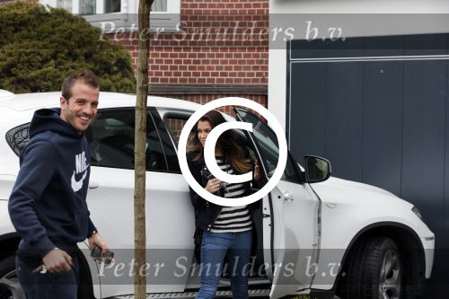 Hamburg 9 april 2013
Rafael v d Vaart en Sabia Boulahrouz bij zijn en haar huis.
Peter Smulders bv