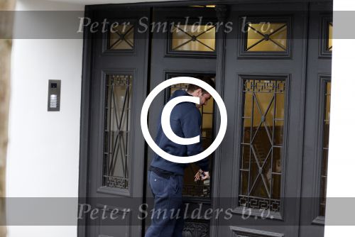 Hamburg 9 april 2013
Rafael v d Vaart en Sabia Boulahrouz bij zijn en haar huis.
Peter Smulders bv
