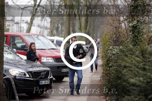 Hamburg 9 april 2013
Rafael v d Vaart en Sabia Boulahrouz bij zijn en haar huis.
Peter Smulders bv