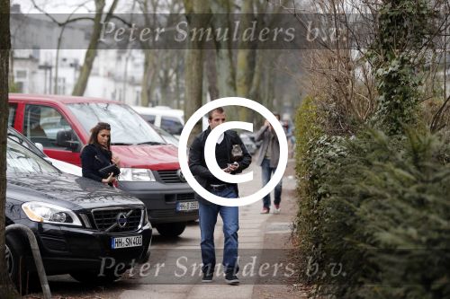 Hamburg 9 april 2013
Rafael v d Vaart en Sabia Boulahrouz bij zijn en haar huis.
Peter Smulders bv