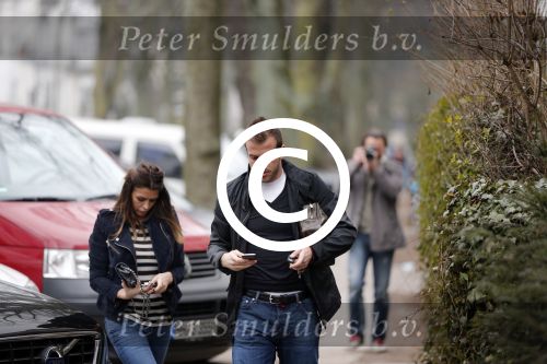 Hamburg 9 april 2013
Rafael v d Vaart en Sabia Boulahrouz bij zijn en haar huis.
Peter Smulders bv