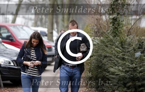 Hamburg 9 april 2013
Rafael v d Vaart en Sabia Boulahrouz bij zijn en haar huis.
Peter Smulders bv