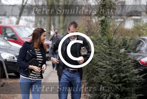 Hamburg 9 april 2013
Rafael v d Vaart en Sabia Boulahrouz bij zijn en haar huis.
Peter Smulders bv