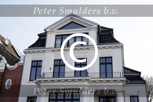 Hamburg 9 april 2013
Rafael v d Vaart en Sabia Boulahrouz bij zijn en haar huis.
Peter Smulders bv