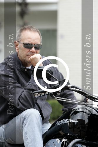 Westervoort 2 juli 2004
Rob de Nijs op Harley Davidson
Peter Smulders bv