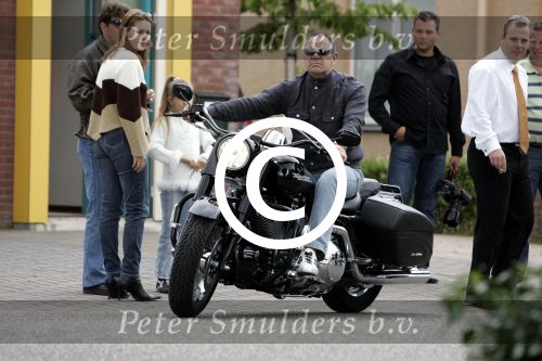 Westervoort 2 juli 2004
Rob de Nijs op Harley Davidson
Peter Smulders bv