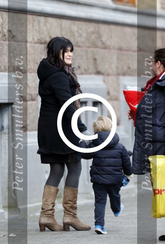 Amsterdam 13 maart 2013
Roos ten Brink met kleinzoon.
Peter Smulders bv