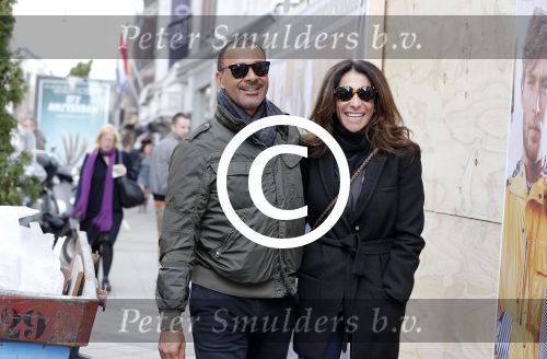 Amsterdam 13 april 2013
Ruud Gullit met zijn vriendin Maggie Jimenez op de pc hooftstraat.
Peter Smulders bv