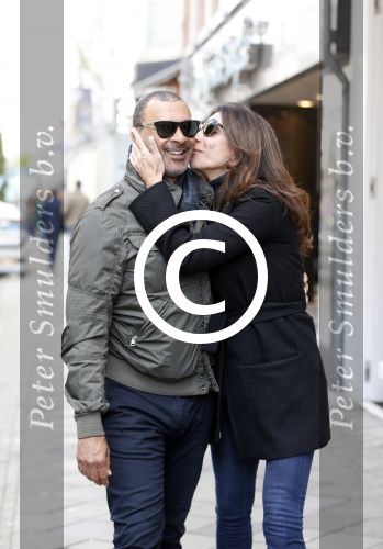 Amsterdam 13 april 2013
Ruud Gullit met zijn vriendin Maggie Jimenez op de pc hooftstraat.
Peter Smulders bv