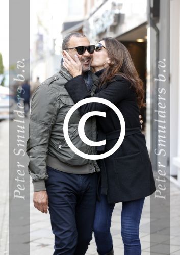 Amsterdam 13 april 2013
Ruud Gullit met zijn vriendin Maggie Jimenez op de pc hooftstraat.
Peter Smulders bv