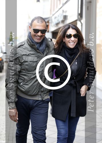 Amsterdam 13 april 2013
Ruud Gullit met zijn vriendin Maggie Jimenez op de pc hooftstraat.
Peter Smulders bv