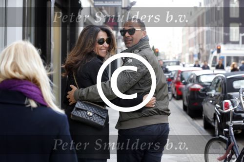 Amsterdam 13 april 2013
Ruud Gullit met zijn vriendin Maggie Jimenez op de pc hooftstraat.
Peter Smulders bv