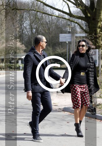 Amsterdam 18 april 2013
Ruud Gullit en zijn vriendin Maggie Jiminez in het amstelpark.
Peter Smulders bv