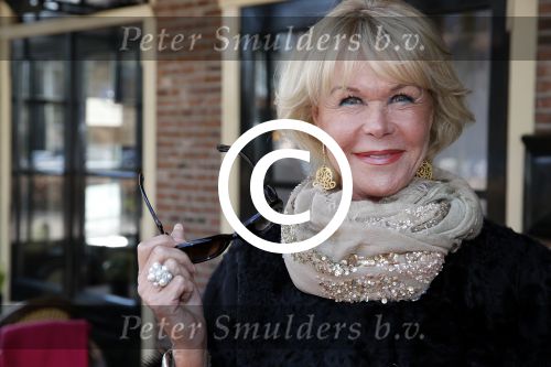 Laren 18 maart 2013
Lunch Nannic met div bekende nederlandse vrouwen. Sheila de Vries
Peter Smulders bv