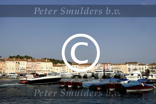St Tropez 24 juli 2004
De haven van st Tropez met haar boten.
Peter Smulders bv
