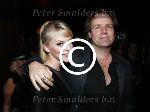 Amsterdam 8 april 2013
Presentatie ring wasteland ontworpen door Stacey Rookhuizen in club NL. Stacey met haar vriend
Peter Smulders bv
