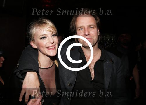 Amsterdam 8 april 2013
Presentatie ring wasteland ontworpen door Stacey Rookhuizen in club NL. Stacey met haar vriend
Peter Smulders bv