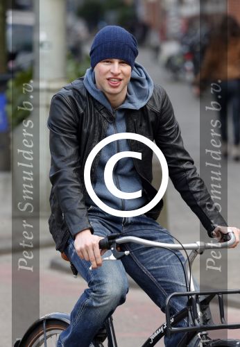 Amsterdam 28 maart 2013
Sven Kramer op zijn fiets in amsterdam zuid.
Peter Smulders bv