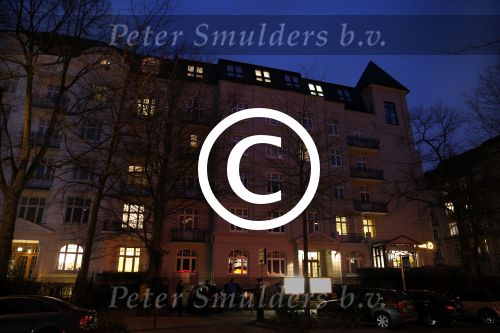 Hamburg 9 april 2013
Auto s ( mini coopers ) voor het huis van Sylvie v d Vaart
Peter Smulders bv