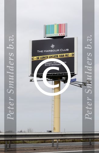 Amsterdam 15 april 2013
Billboard / abri the harbour club langs de A10.
Peter Smulders bv