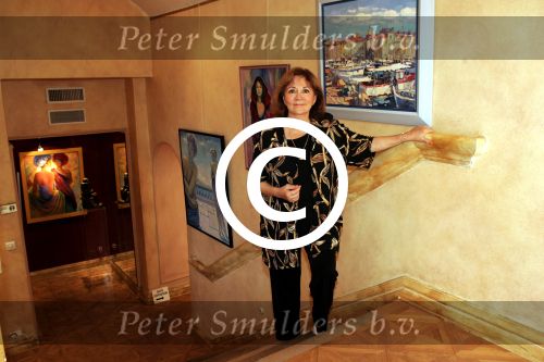 Cannes 23 juli 2004
Therese Steinmetz  in haar galerie
Peter Smulders bv