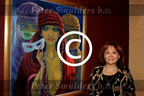 Cannes 23 juli 2004
Therese Steinmetz  in haar galerie
Peter Smulders bv