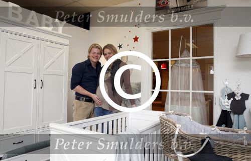 Enter 10 april 2013
Thomas Berge en zijn zwangere  vriendin Myrthe Milius zoeken kinderkamer uit bij babypark.
Peter Smulders