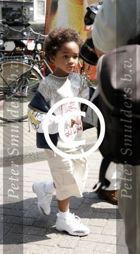 Amsterdam 28 augustus 2004
Kinderen van Will Smith op een rondvaartboot.
Peter Smulders bv
