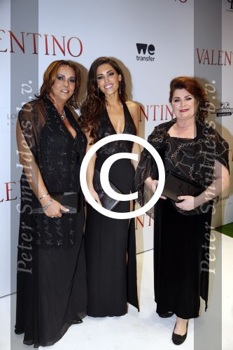 Amsterdam 18 maart 2013
Premiere Valentino in Tuschinski met in de hoofdrollen Najib Amhali Elise Schaap Johnny de Mol en Yolanthe Sneijder Cabau. Yolanthe met moeder en schoonmoeder
Peter Smulders bv