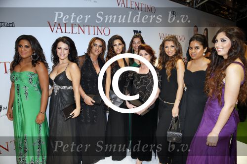 Amsterdam 18 maart 2013
Premiere Valentino in Tuschinski met in de hoofdrollen Najib Amhali Elise Schaap Johnny de Mol en Yolanthe Sneijder Cabau. Yolanthe met moeder schoonmoeder zussen en vriendinnen
Peter Smulders bv