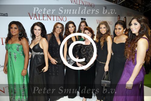 Amsterdam 18 maart 2013
Premiere Valentino in Tuschinski met in de hoofdrollen Najib Amhali Elise Schaap Johnny de Mol en Yolanthe Sneijder Cabau. Yolanthe met moeder schoonmoeder zussen en vriendinnen
Peter Smulders bv