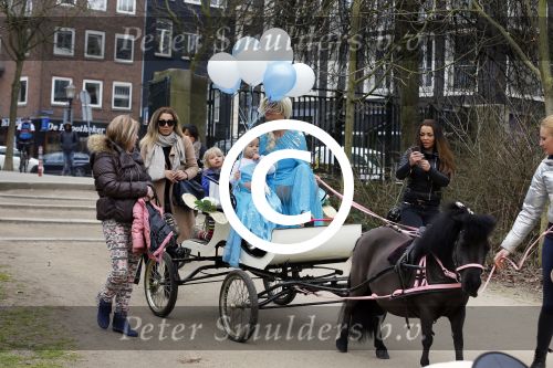 Amsterdam 15 maart 2015
Vegas de dochter van Amanda Balk en Afrojack viert haar verjaardag in het vondelpark.
Kids Partyplanner organiseerde het feestje.