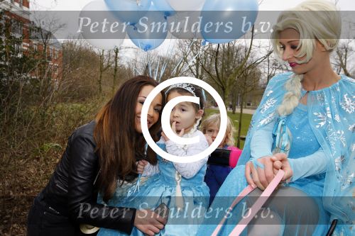 Amsterdam 15 maart 2015
Vegas de dochter van Amanda Balk en Afrojack viert haar verjaardag in het vondelpark.
Kids Partyplanner organiseerde het feestje.