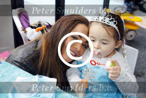 Amsterdam 15 maart 2015
Vegas de dochter van Amanda Balk en Afrojack viert haar verjaardag in het vondelpark.
Kids Partyplanner organiseerde het feestje.
