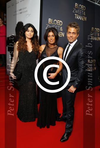Amsterdam 30 maart 2015
Premiere Bloed zweet en tranen (film over het leven van Andre Hazes) in Tuschinski.
rachel Hazes met Roxeanne Hazes en vriend en Andre Hazes Jr. en vriendin
