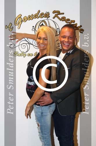 Etten-Leur, 28 Februari 2015
Opening Babyspeciaalzaak \'t Gouden Koetsje van Nathalie Dieguez
Opening werd verricht door Barbie ( Samantha v d Plas en Michael v d Plas)