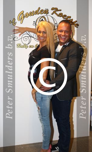 Etten-Leur, 28 Februari 2015
Opening Babyspeciaalzaak \'t Gouden Koetsje van Nathalie Dieguez
Opening werd verricht door Barbie ( Samantha v d Plas en Michael v d Plas)