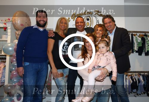 Etten-Leur, 28 Februari 2015
Opening Babyspeciaalzaak \'t Gouden Koetsje van Nathalie Dieguez
Opening werd verricht door Barbie ( Samantha v d Plas en Michael v d Plas)