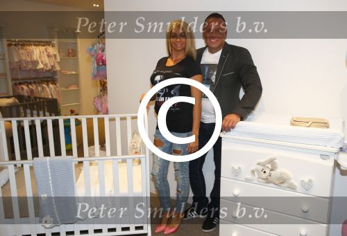 Etten-Leur, 28 Februari 2015
Opening Babyspeciaalzaak \'t Gouden Koetsje van Nathalie Dieguez
Opening werd verricht door Barbie ( Samantha v d Plas en Michael v d Plas)